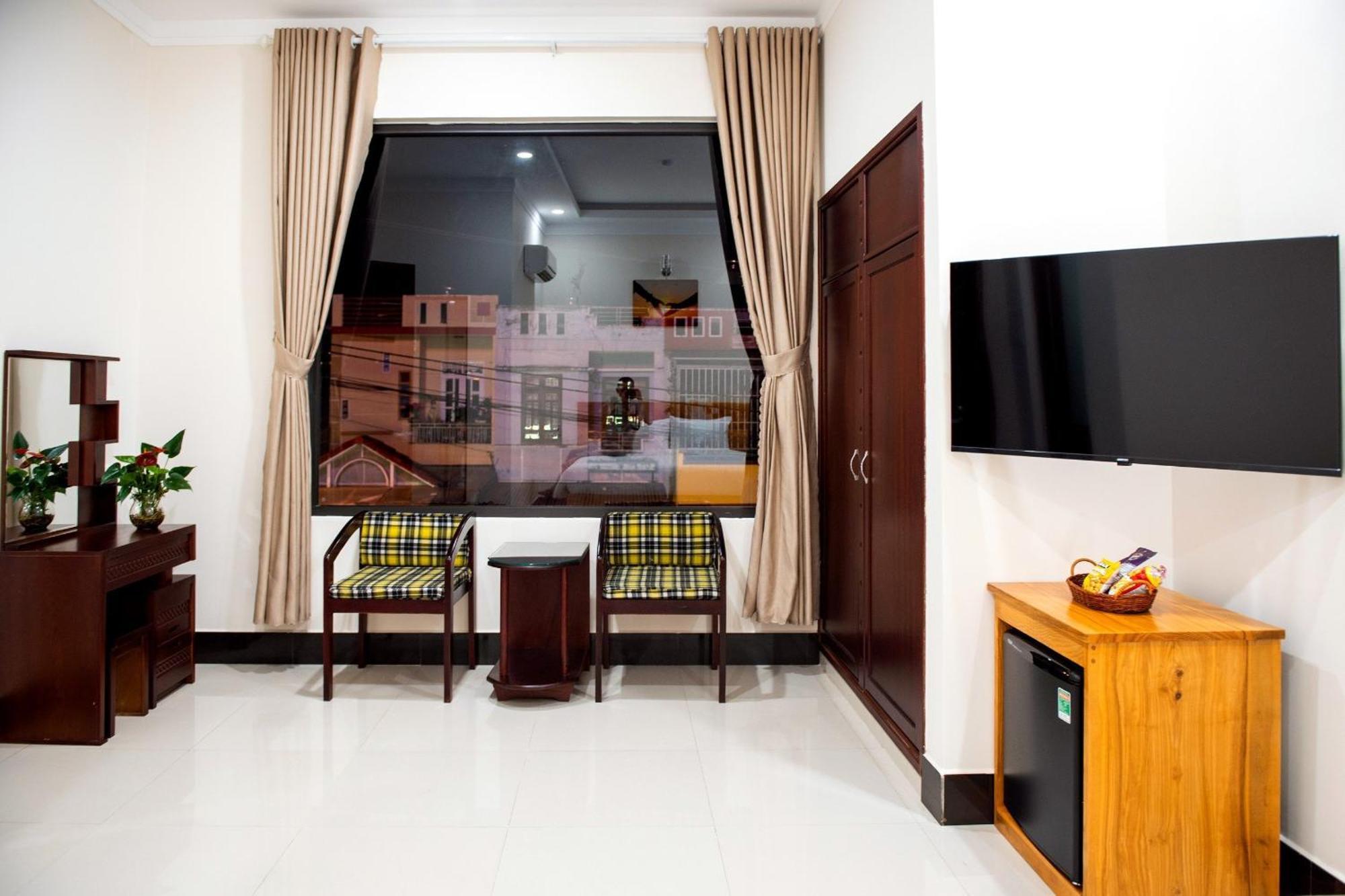 Minh Lam Hotel Pleiku Esterno foto